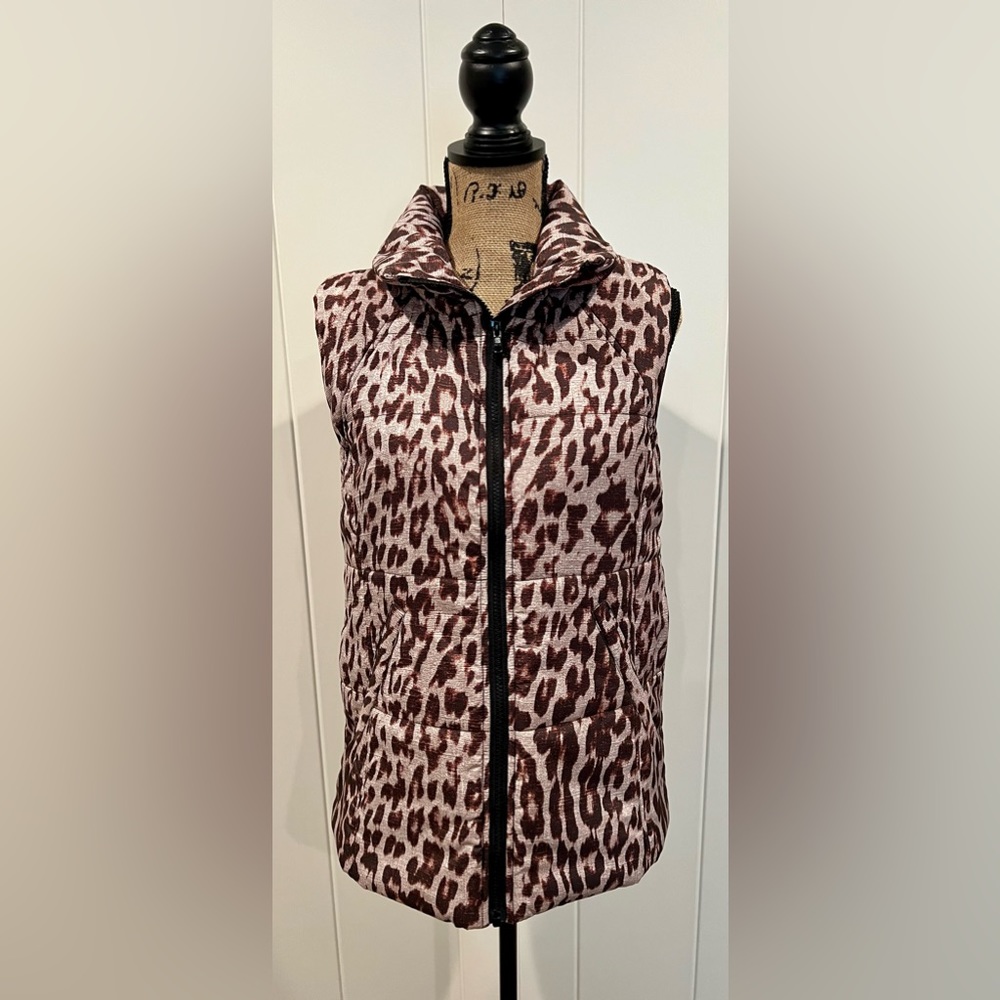 Size Medium CAbi Juliet Puffer Vest #3120